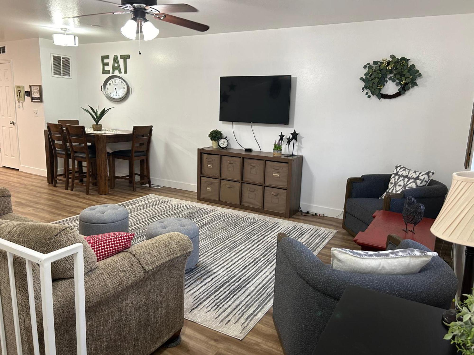 סדר סיטי Red Hen Rental - 2 Bed With 1 Full Bath 1 Half Bath Full Kitchen מראה חיצוני תמונה